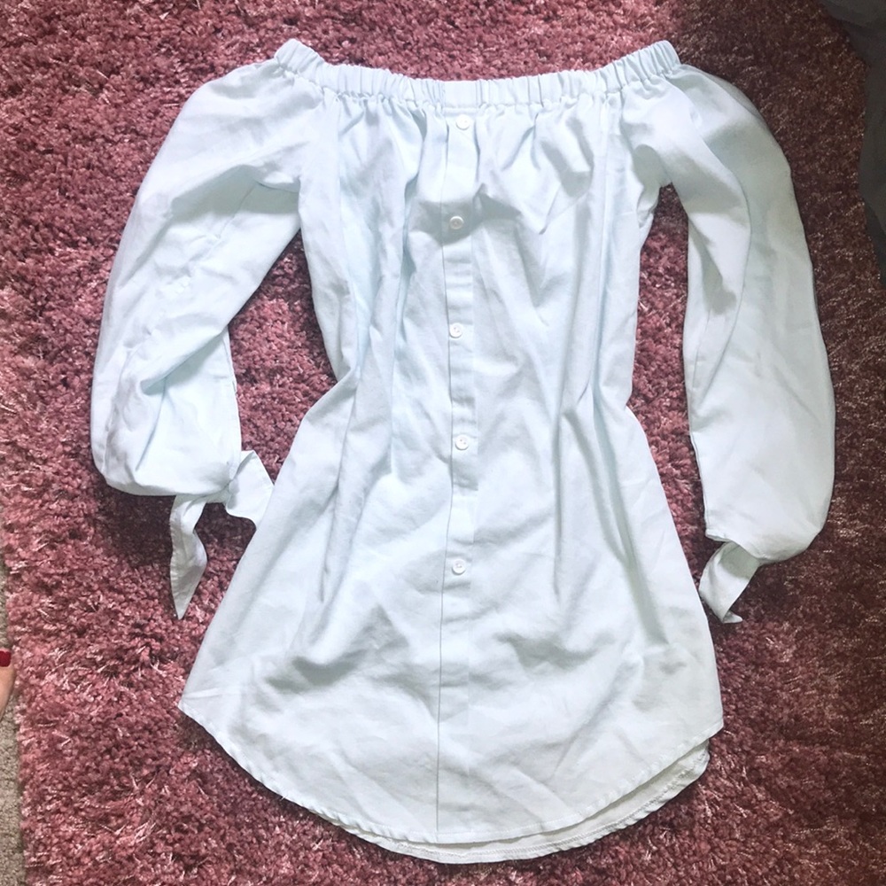 Never worn! Off shoulder dress with tie sleeves